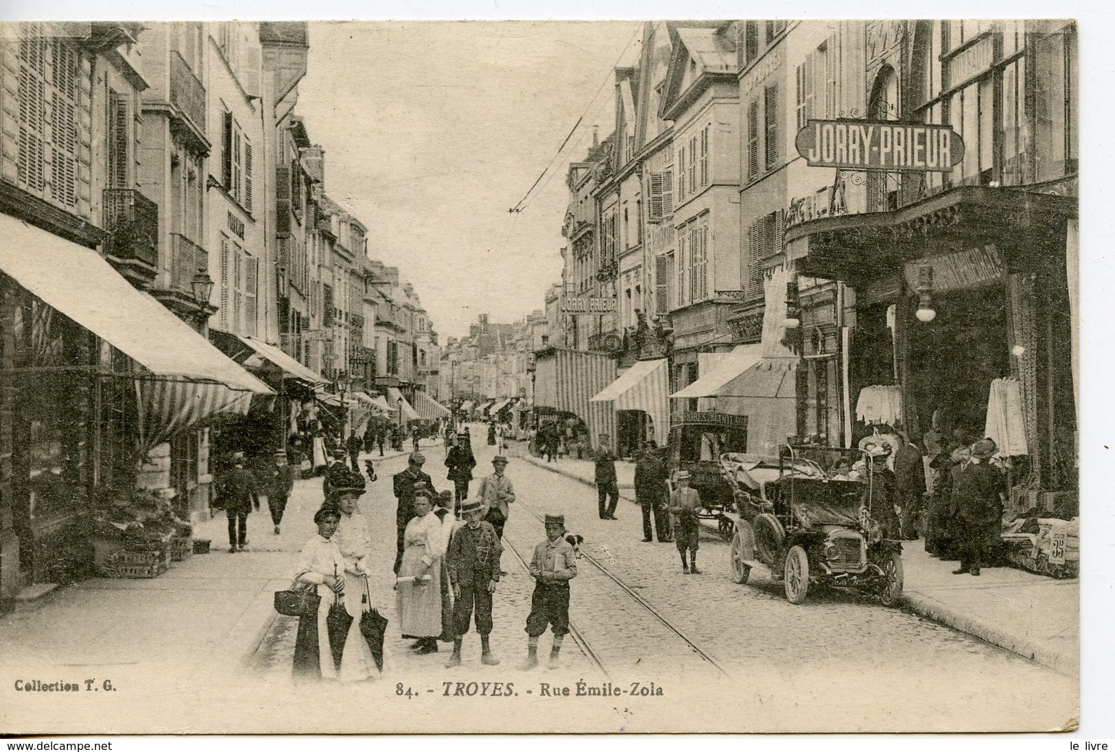 CPA 10 TROYES. RUE EMILE ZOLA 1918. TRES ANIMEE