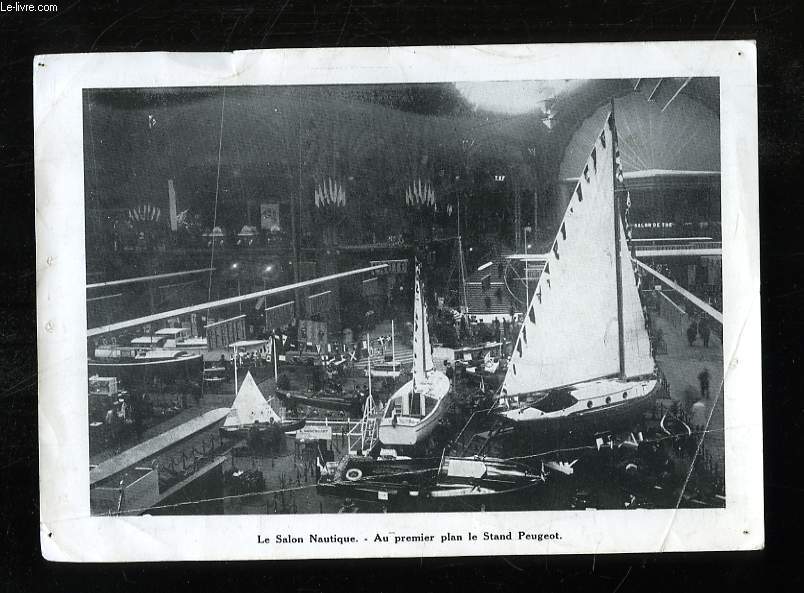 1 Photographie en noir et blanc, du Salon Nautique, avec au premier plan, le Stand Peugeot. ( Provenant des Archives d'un Armateur de Pche  la Morue de Bgles (Gironde - 33)).